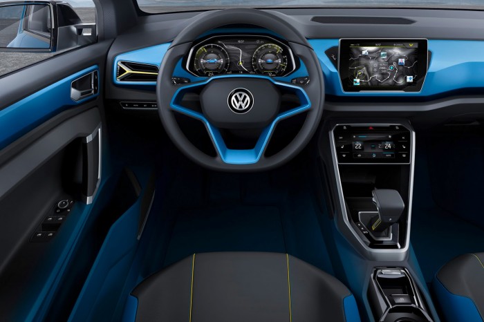 Volkswagen T-ROC - руль, приборная панель и коробка передач
