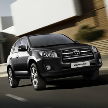 Toyota RAV4 в движении